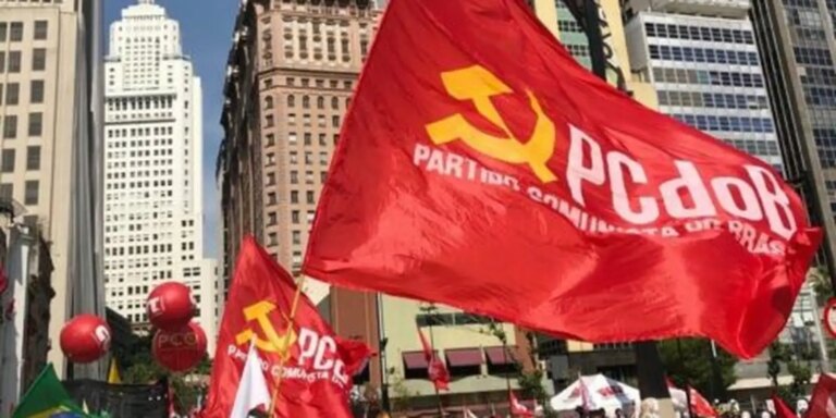 Apoio a Lula ganha oficializacao do PCdoB rumo ao Planalto