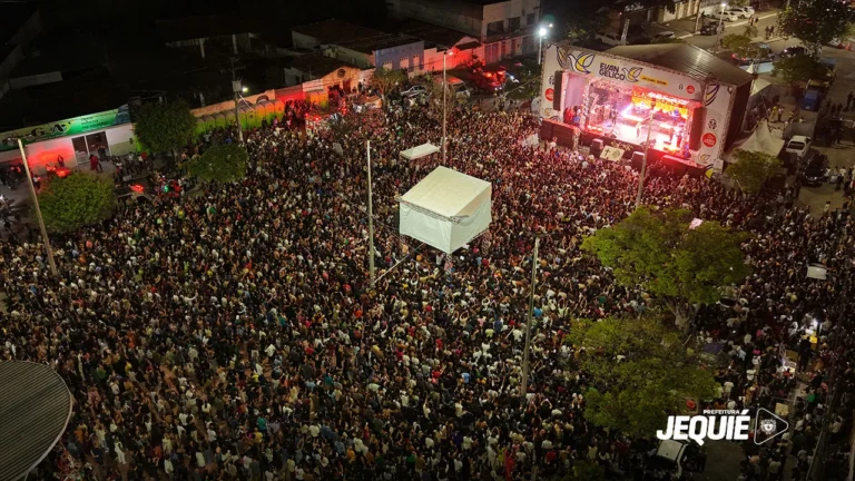 Dia do Evangélico em Jequié reúne 30 mil pessoas na Praça da Bíblia