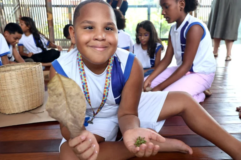 Educação ambiental leva alunos de Salvador à Mata Atlântica no Bonfim