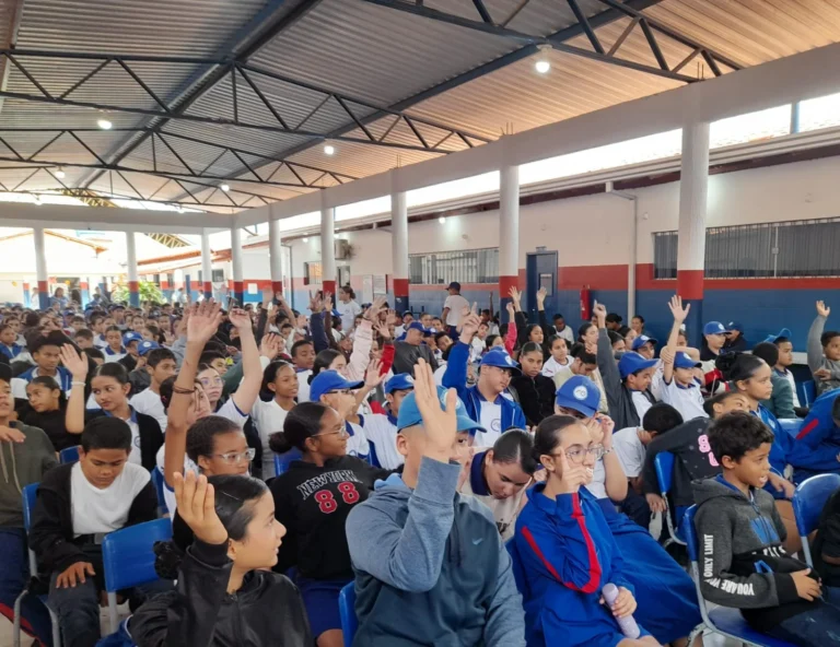 Escola Municipal em Teixeira de Freitas debate igualdade racial com apoio institucional