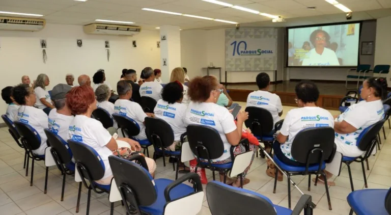 Idosos em Salvador ganham acesso a saúde e cidadania no Bonfim