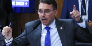 filiação falsa de Flávio Bolsonaro