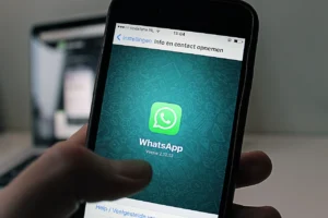 Como ler mensagens apagadas no WhatsApp sem precisar instalar nenhum aplicativo suspeito.