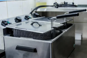 Mitos da Air Fryer: O que você nunca deve colocar dentro da sua fritadeira elétrica sob o risco de estragá-la.