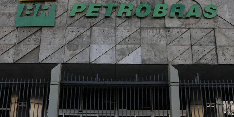 Petrobras confirma descoberta de petróleo em águas profundas do Amapá