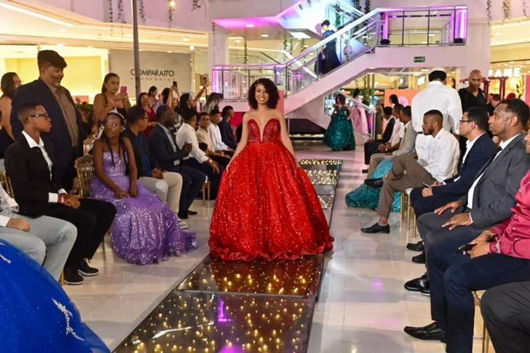 Projeto Brilha Menina realiza festa de 15 anos para 26 jovens em Salvador