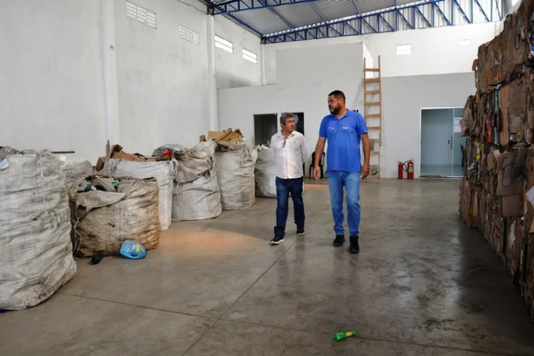 Centro de Triagem em Barreiras transforma lixo em renda para 54 famílias