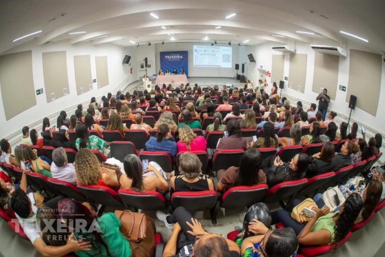 Teixeira de Freitas debate o futuro da educação para a próxima década