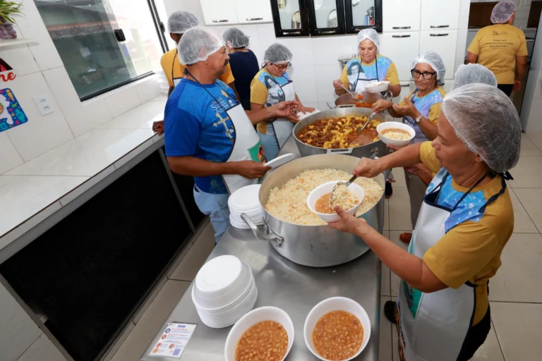 Cozinha Comunitária Padre Geris começa a funcionar com 230 refeições diárias em Ituberá