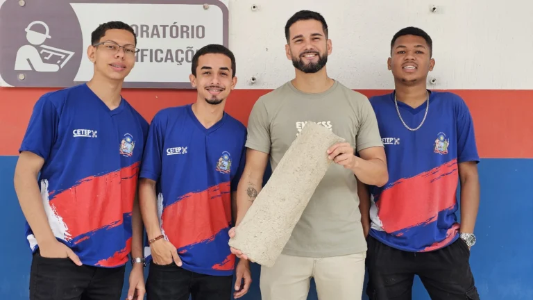 Estudantes criam Ecotelha sustentável em Serrinha com resíduos