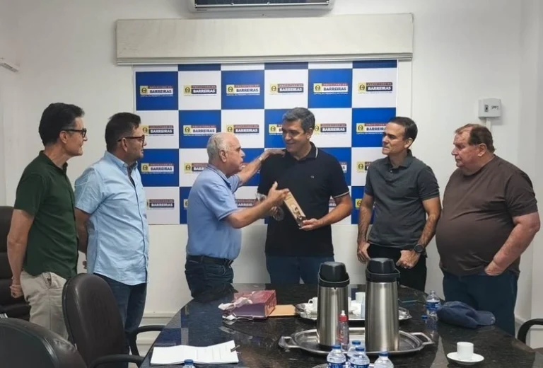 Prefeito de Barreiras debate expansão da Emape em encontro com gestor cearense