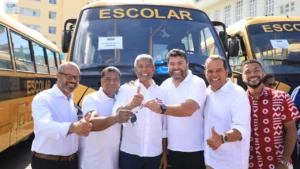ônibus escolares