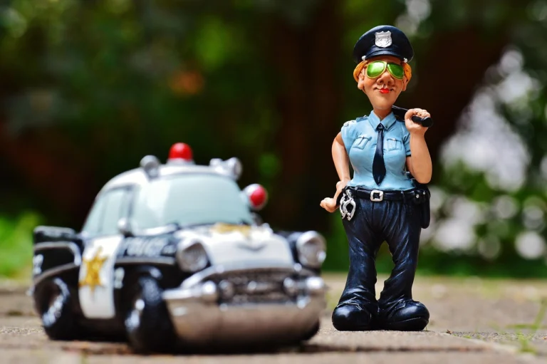 Suspeito de furto de cimento com ex-uniforme é preso em Simões Filho
